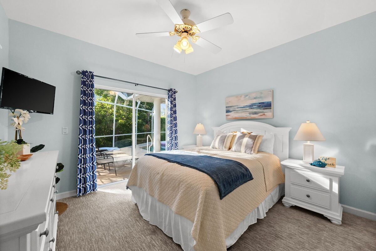 3 bedrooms, iron/ironing board, travel crib, WiFi (free)