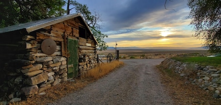 Exterior. Peaceful and serene.Located right next to Great Basin National Park.
