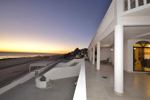 Terrace/patio - Spacious Family Beachfront Home Villa Dei Sogni (Puerto Peñasco)