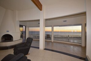 Terrace/patio - Spacious Family Beachfront Home Villa Dei Sogni (Puerto Peñasco)