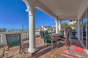 Outdoor dining - Spacious and Traditional Home Villa Hermosa I (Puerto Peñasco)