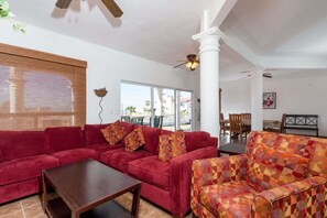 TV - Spacious and Traditional Home Villa Hermosa I (Puerto Peñasco)