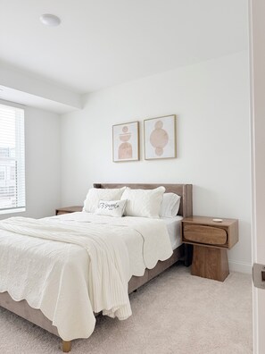 Room - The Chic Boutique @ Magnolia Trace - new 2 bedroom condo in downtown Wake Forest (Wake Forest)