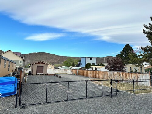 RV parking in Sunland, close to the park and the store. SHARED SITE