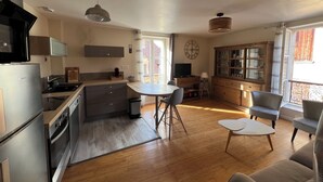 Kaffetrakter/tekoker, kjøleskap, mikrobølgeovn og ovn