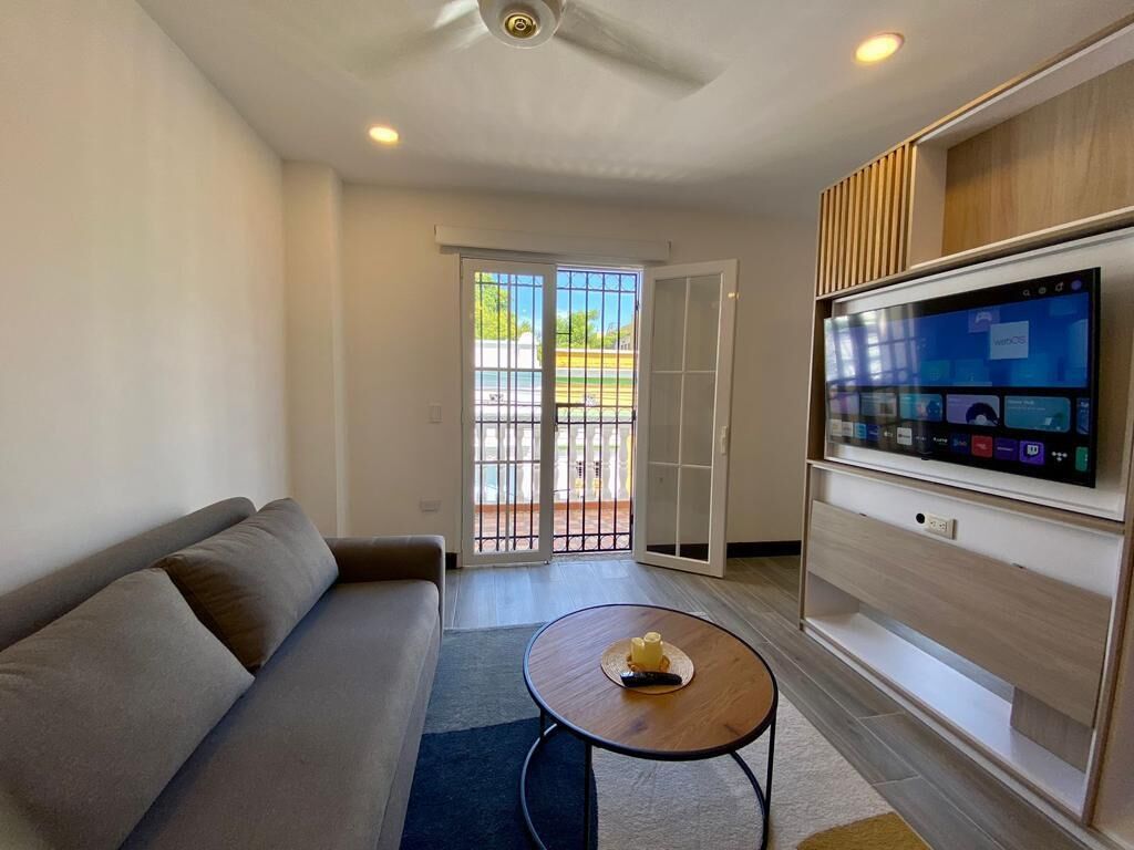 Leilighet, balkong, byutsikt | Oppholdsområde