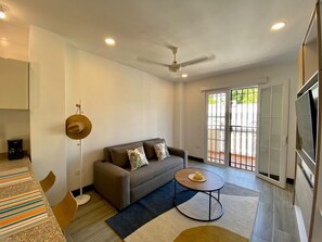 Apartment, Balcony, City View | Living area - Apartamento diseño & piscina & rooftop (Santa Marta)