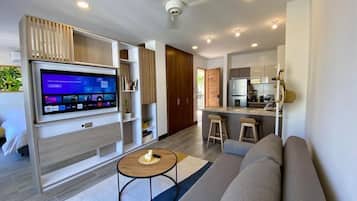 Leilighet, balkong, byutsikt | Oppholdsområde