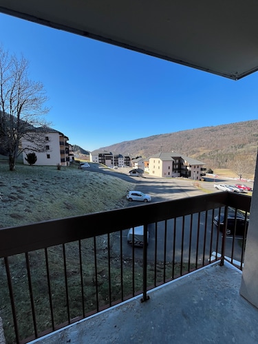 L’Ecr’Ain Montagnard, appartement lumineux plein sud au pieds des pistes