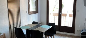 L'Ecr'Ain Montagnard, bright south-facing apartment at the foot of the slopes
