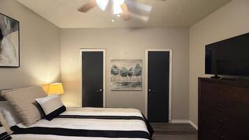 Iron/ironing board, internet, bed sheets