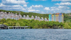 Exterior - 2BR Villa – Lake Views & Near Silver Dollar City (Branson)