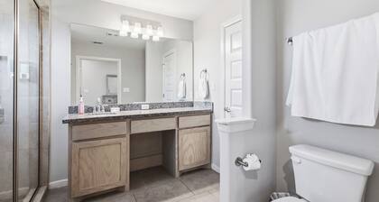 Casa SolSky
Spacious 4-bedroom house with AC in charming Mission