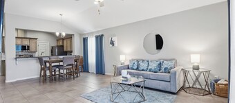 Casa SolSky
Spacious 4-bedroom house with AC in charming Mission