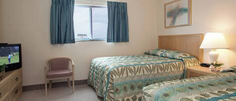 Iron/ironing board, Internet, bed sheets