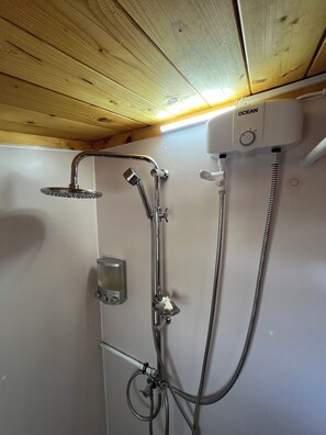 Towels, soap, shampoo, toilet paper