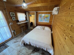 1 bedroom, desk, free WiFi