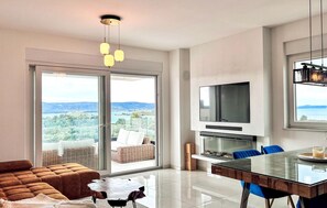 Smart TV - 2 bedroom awesome apartment in Turanj (Turanj)