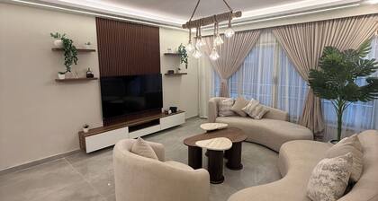 Elegant 2BR Apt AC Perfect Stay in Alexandria