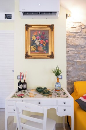 Interior - The Count's Rooms (Case del Conte)