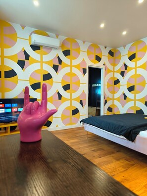 Iron/ironing board, WiFi, bed sheets - Milan Designed Urban Apartment | Steps to Subway, Top Attractions and Duomo. (Milano)