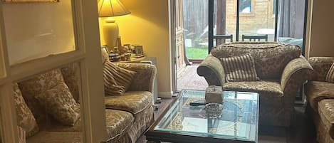 Maison, 2 chambres, fumeur, patio | Salle de séjour