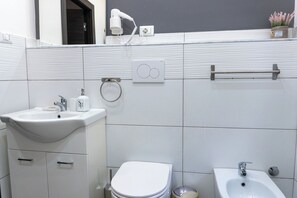 Bathroom - Vrbo Property (Catania)