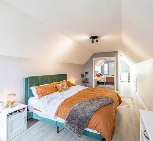 Lake House Gem-Steps from Beach🏖️ Fire Pit 🔥 Free Car+Boat⚓️Parking! Sleeps 6+kids