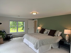 2 bedrooms, iron/ironing board, Internet, bed sheets - Retreat On The River At Johnson Woolen Mills Store (Johnson)