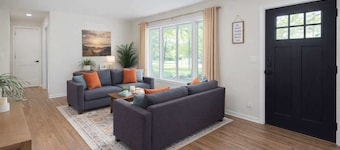 The Orchard House/King Bed/Privacy/Walking Trail
