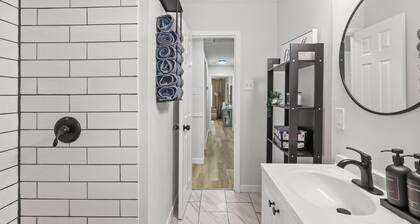 Stylish Luxe Home 8 Mins to Downtown!