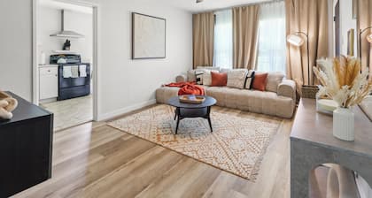 Stylish Luxe Home 8 Mins to Downtown!