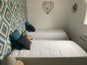 4 bedrooms, iron/ironing board, WiFi, bed sheets - La Maison Provençale - Piscine (L'Isle-sur-la-Sorgue)