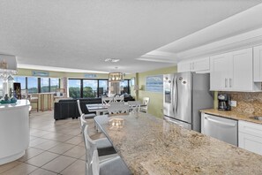 Interior - Ocean View Retreat w/Private Pool, 2 Br Condo, Lagoon, Kayaks, Marina, Sunrises! (Key Largo)
