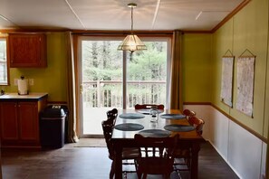 Dining - Rooney Lake Retreat (Town of Silver Cliff)