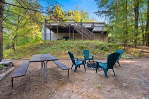 Outdoor dining - Rooney Lake Retreat (Town of Silver Cliff)