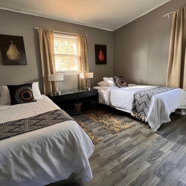 2 bedrooms, iron/ironing board, WiFi, bed sheets