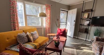 Entire 2BR Home - 15 Min to Downtown & Parks