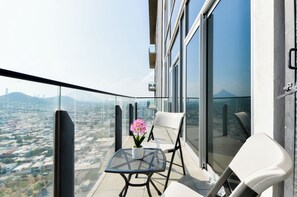 Junior Suite | Balcony - Micrópolis (Monterrey)