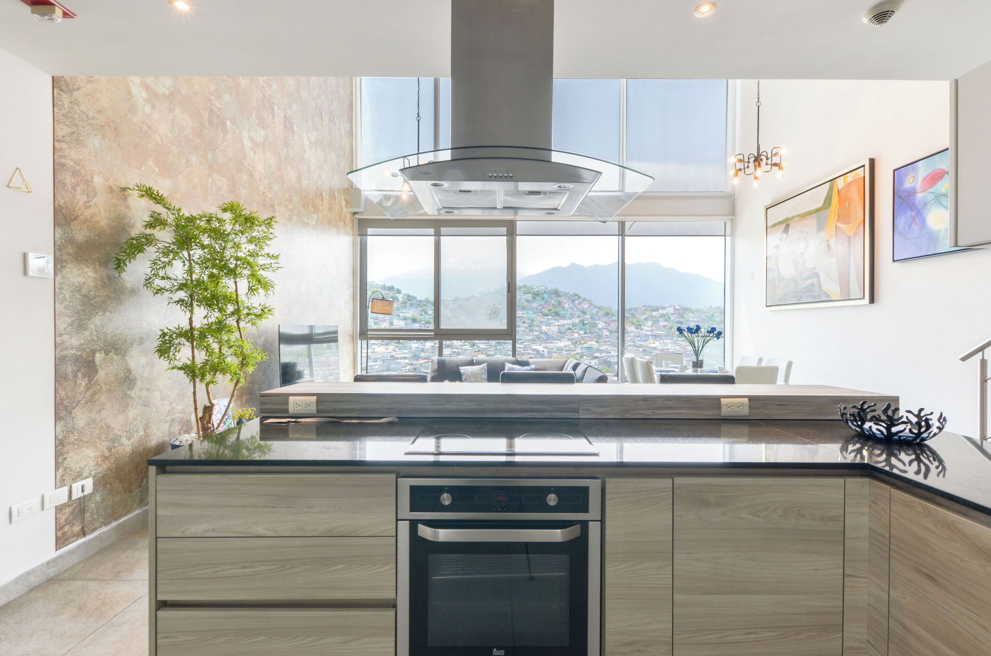 Suite Premium | Cocina privada | Refrigerador con congelador, microondas, horno y licuadora 