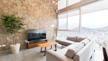 Luxury Suite | Living area