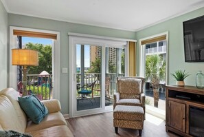 TV - Pelican's Landing 118- 3BR/2.5BA- Outdoor Pool (Myrtle Beach)