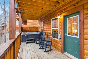 Tina de hidromasaje al aire libre