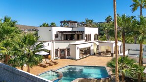Pool - Palm Oasis · Pickleball · Pool · Beach · 24/7 Private Concierge (El Pescadero)
