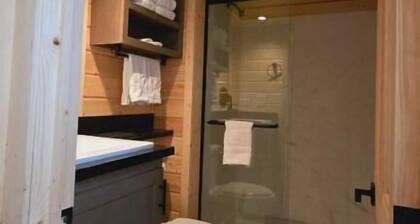 Luxury Cabin with Mountain View 6A