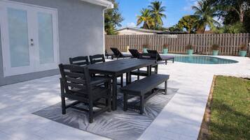 Outdoor dining
