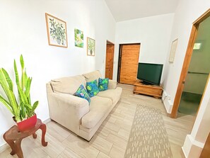 Smart TV, DVD player, computer monitors - Modern 2 Bedroom Scenic Retreat w/ Pool and Fitness Studio (Paraiso)