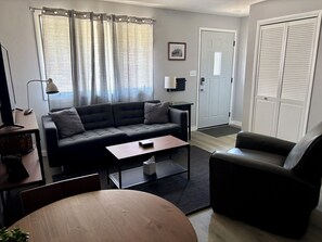 Living area - EC Taylor Coach House. Cozy 1-bedroom coach house in lovely New Carlisle,Indiana (New Carlisle)