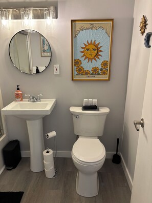 Bathroom - EC Taylor Coach House. Cozy 1-bedroom coach house in lovely New Carlisle,Indiana (New Carlisle)