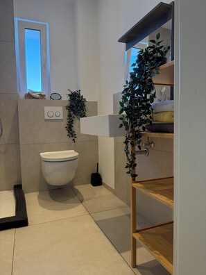 Bathroom - Vrbo Property (Wilhelmsfeld)